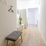 Noor - Dolce Flair In Center Apartment