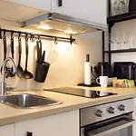 Noor - Dolce Flair In Center Apartment *