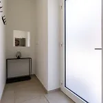 Noor - Dolce Flair In Center Apartment *
