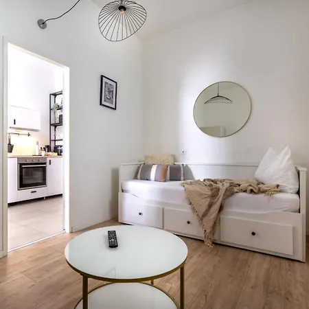 Dolce Flair In Center Apartmán