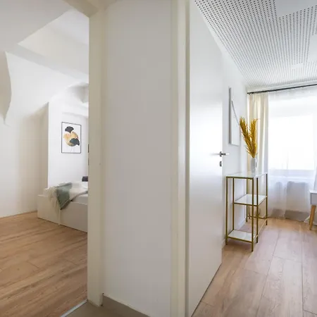 Dolce Flair In Center Apartman