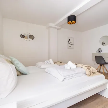 Apartman Dolce Flair In Center *