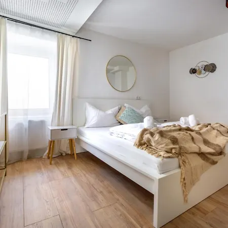 Noor - Dolce Flair In Center Apartman *