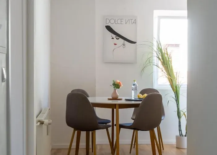 Διαμέρισμα Noor - Dolce Flair In Center Γκρατς