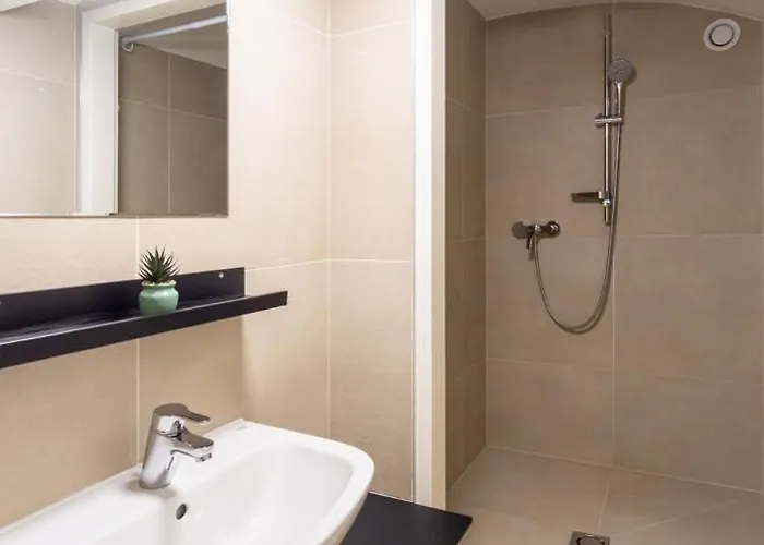 Noor - Dolce Flair In Center アパート *