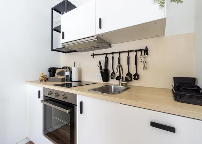 Noor - Dolce Flair In Center アパート