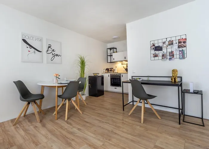 Noor - Dolce Flair In Center * グラーツ