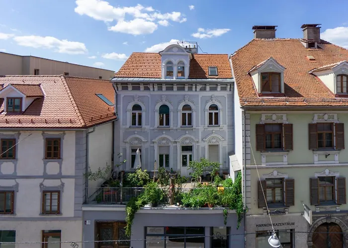 Noor - Dolce Flair In Center * グラーツ