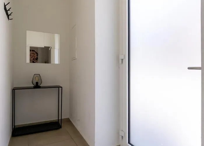 Noor - Dolce Flair In Center アパート *